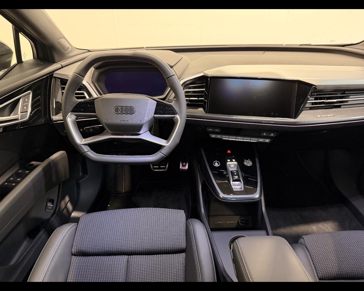 AUDI Audi Q4 Sportback S line edition 45 e-tron quattro 210,00 kW - RENT TO BUY