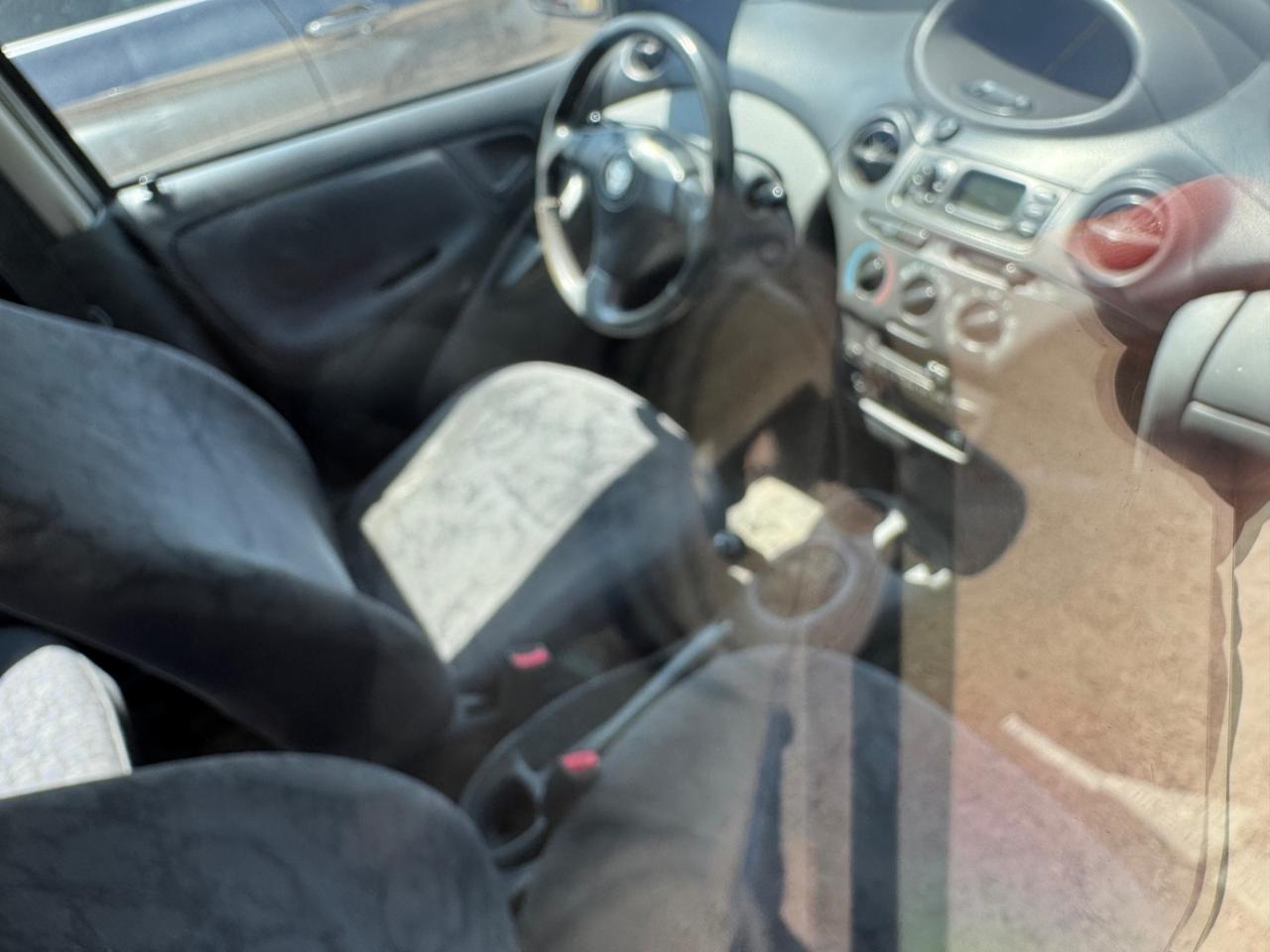 Toyota Yaris 1.0i 16V cat 5 porte