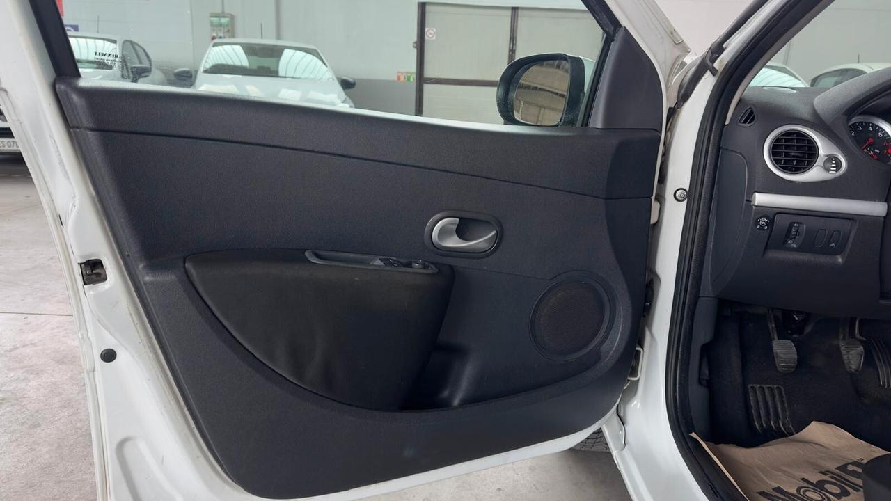 Renault Clio 1.2 16V 5 porte GPL Dynamique