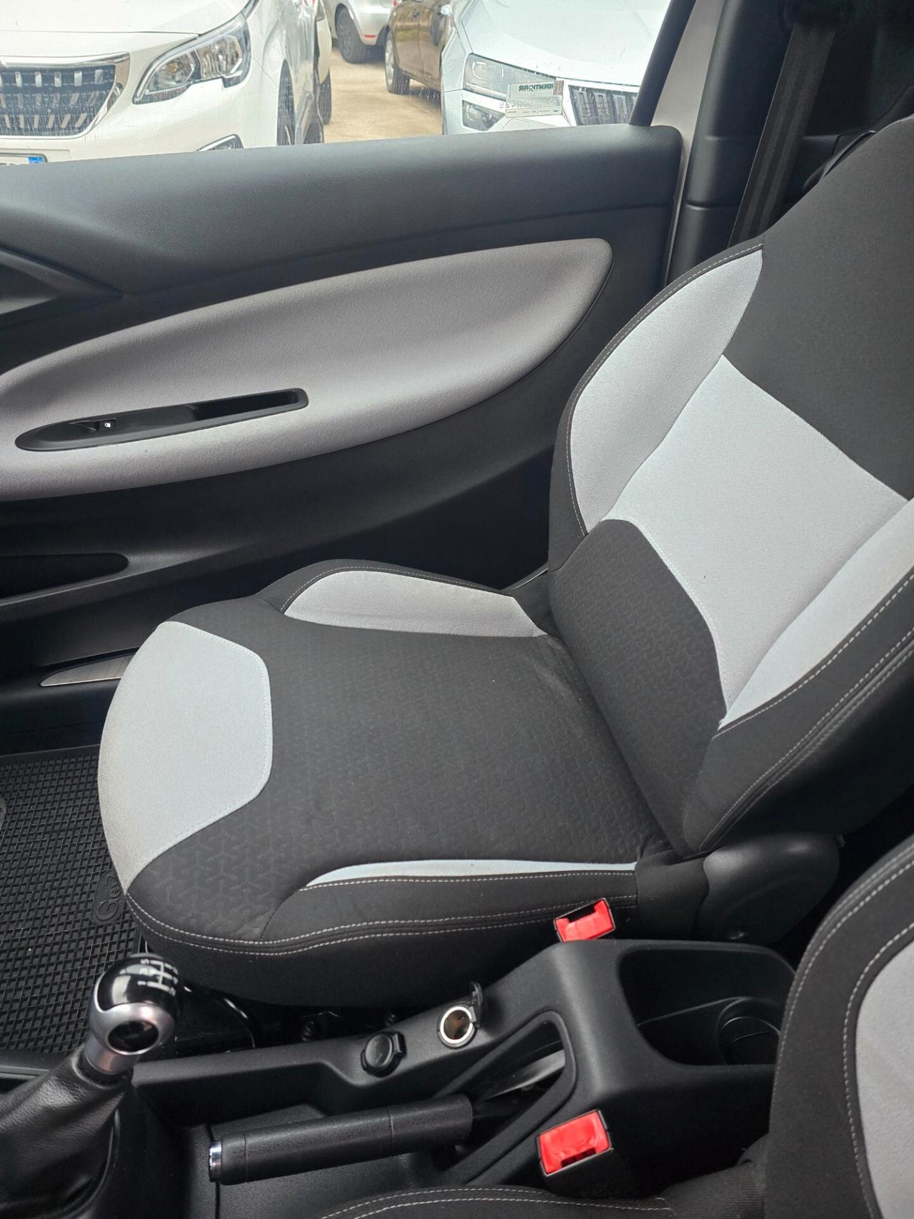 Ds DS3 3 1.4 HDi 70 Just Black