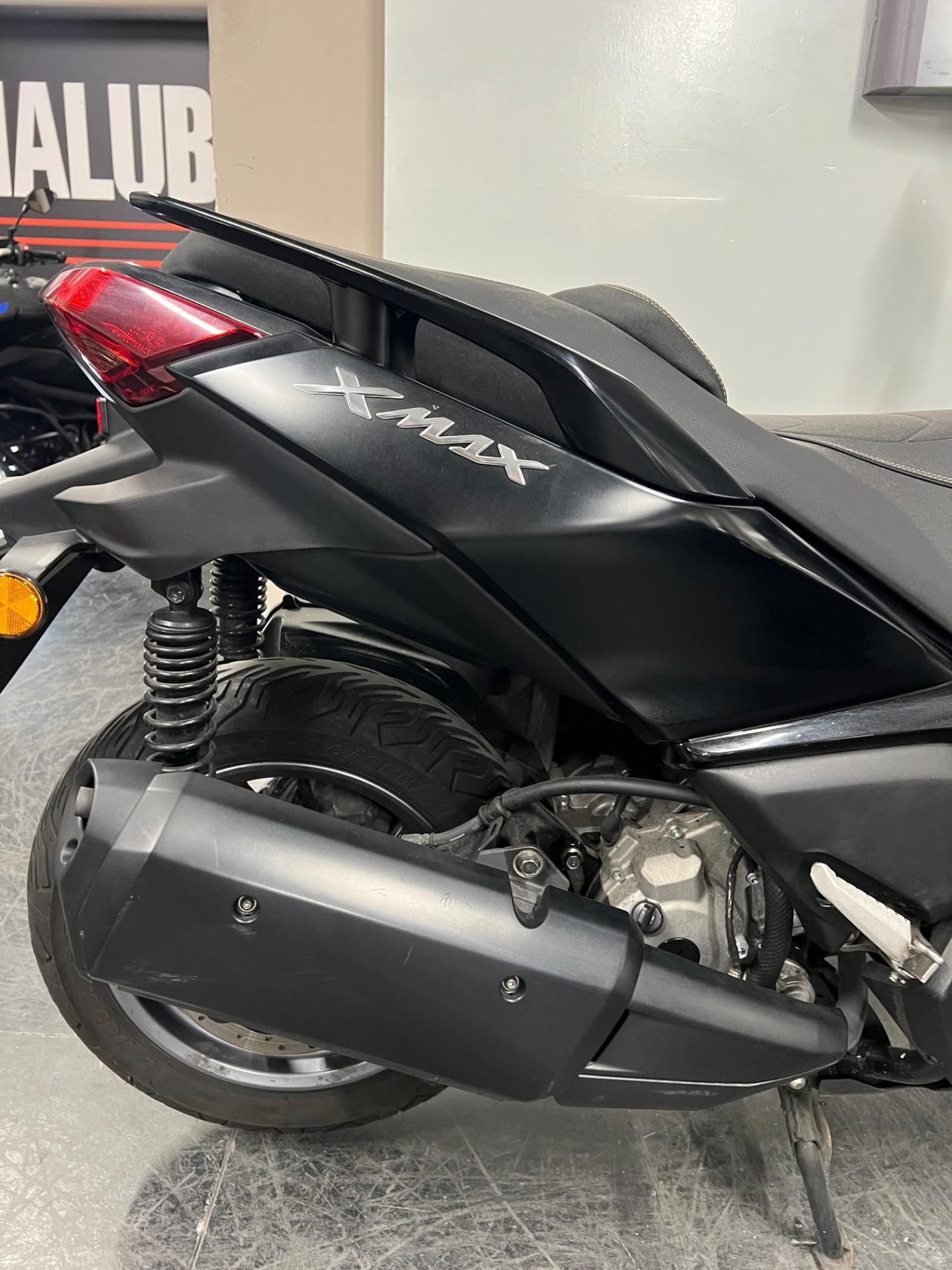 Yamaha X-Max 300 tech max