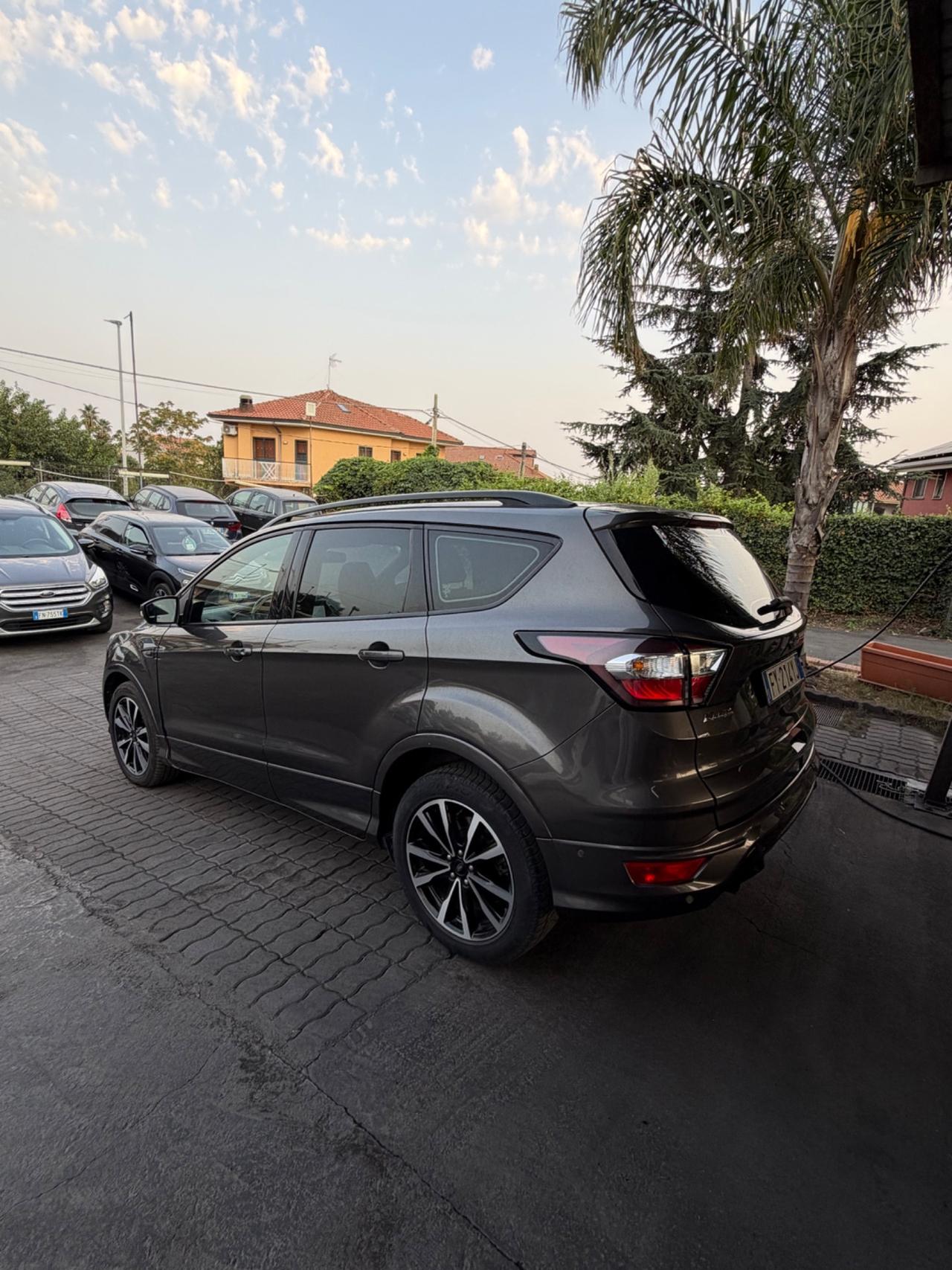 Ford Kuga 2.0 TDCI 150 CV S&S 4WD Powershift ST-Line