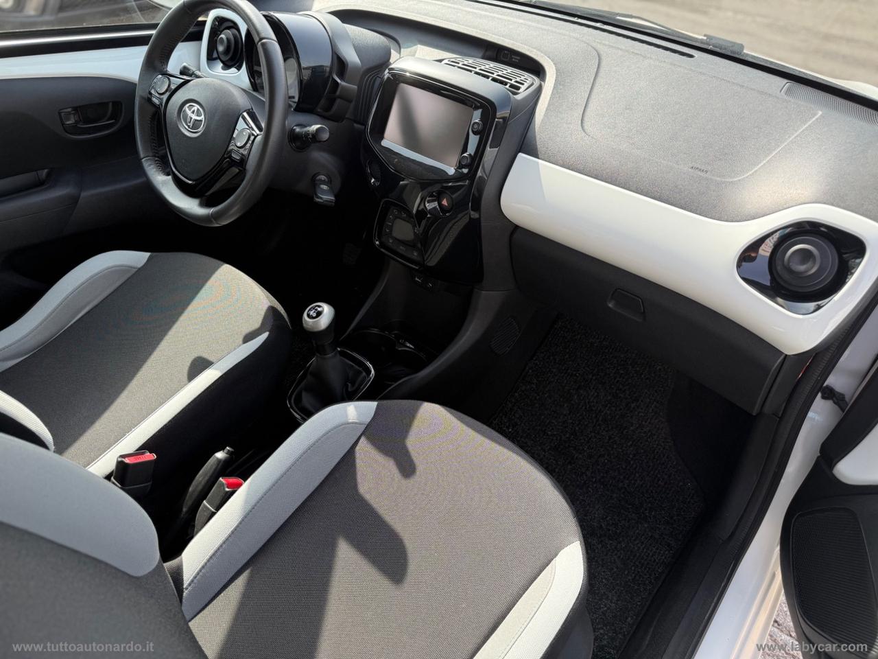 TOYOTA Aygo 1.0 VVT-i 69 CV 5p. x-wave