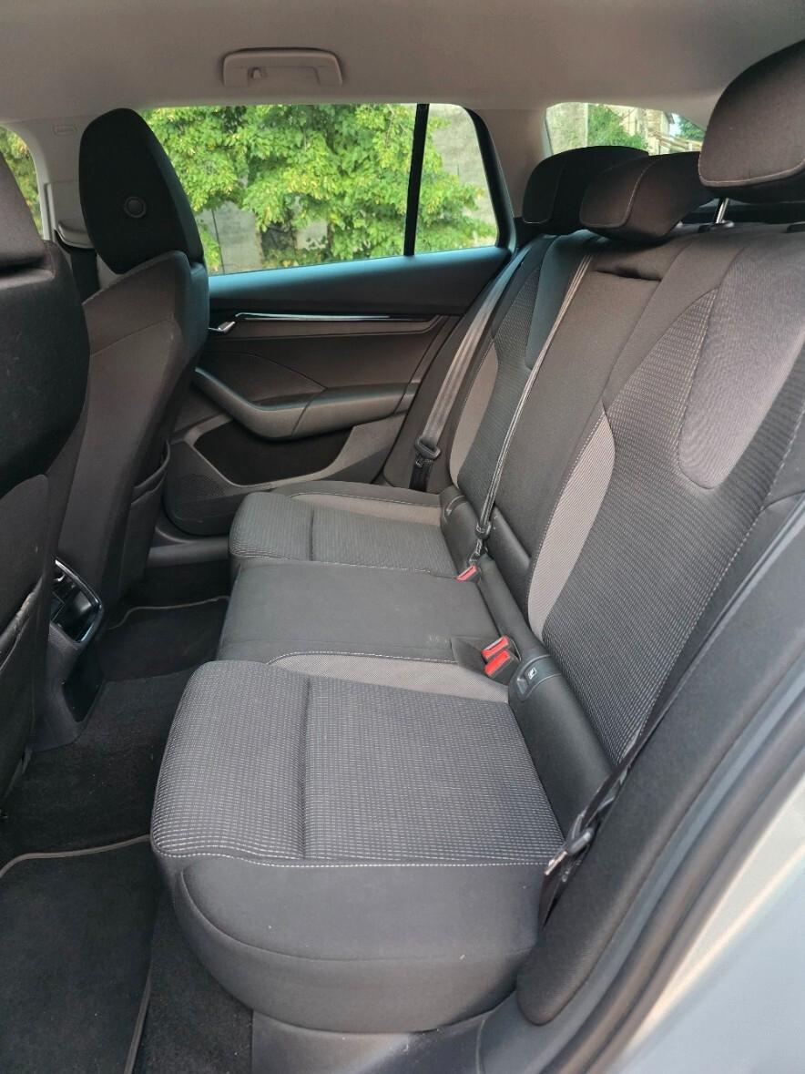 Skoda Octavia 2.0 TDI EVO SCR 150 CV DSG Wagon Executive