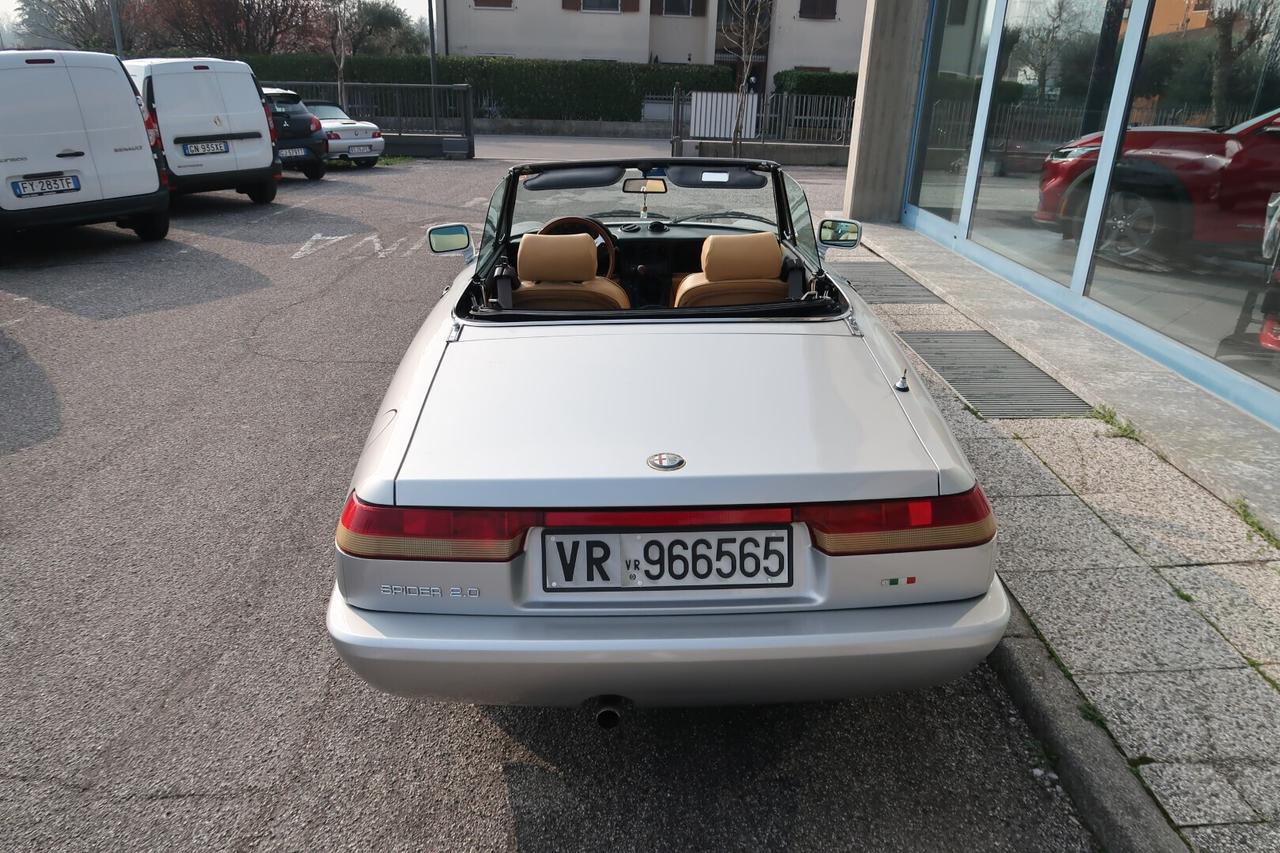 Alfa Romeo Spider 2.0i