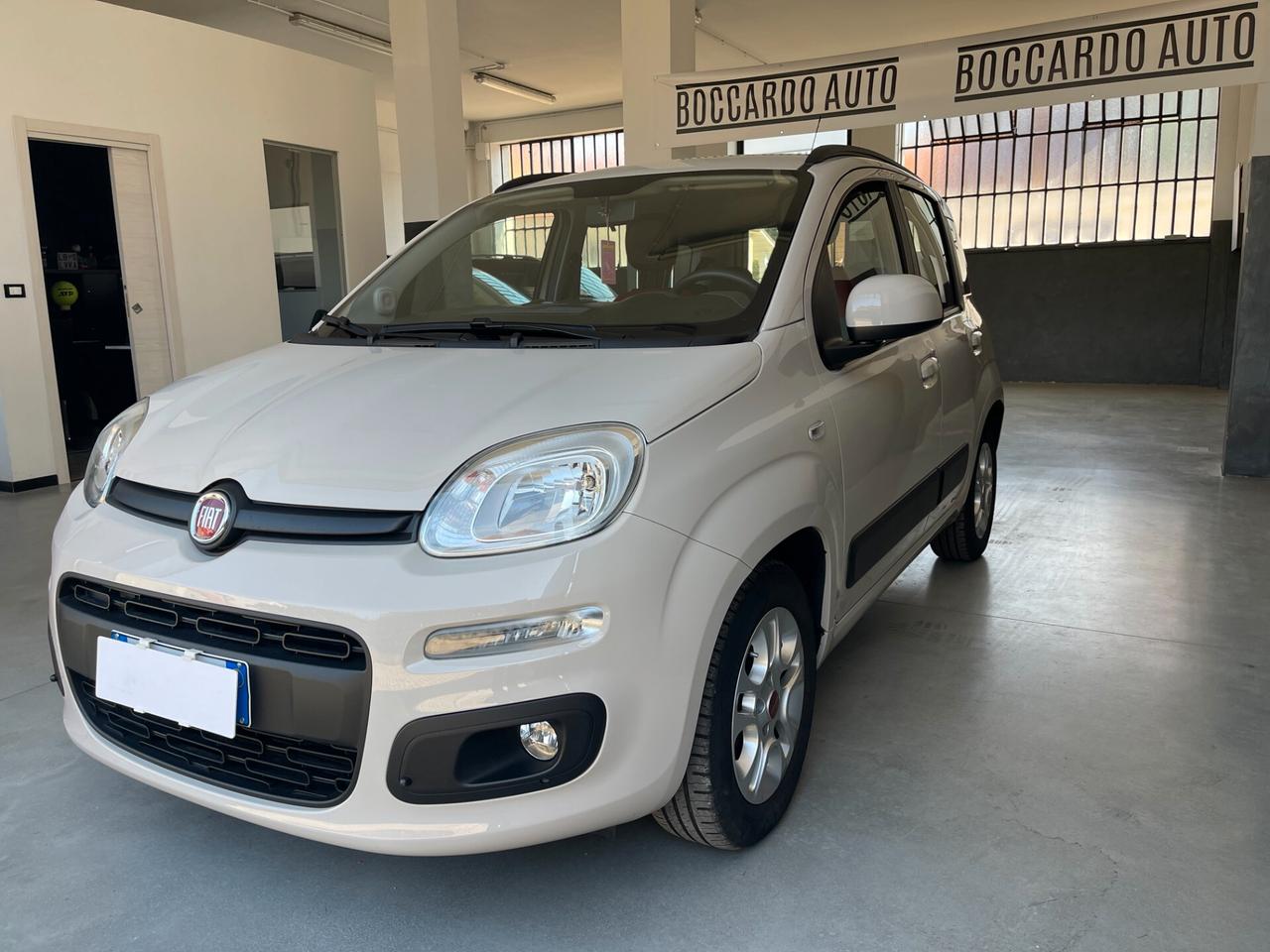 Fiat Panda 1.2 Lounge 5 Posti – Benzina – 16.763 Km – Garanzia 12 Mesi