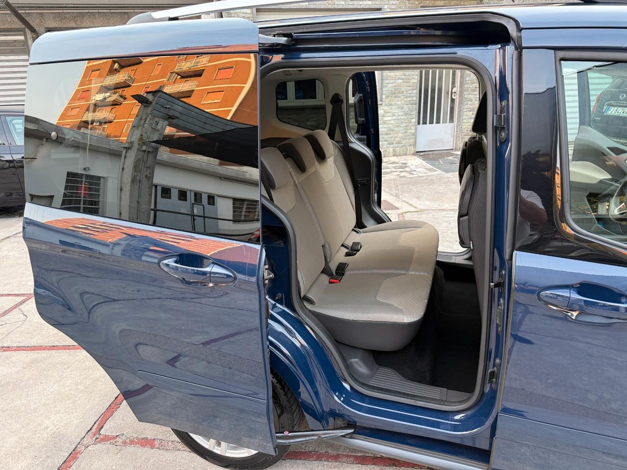 Ford Tourneo Courier 1.0 EcoBoost 100 CV Titanium