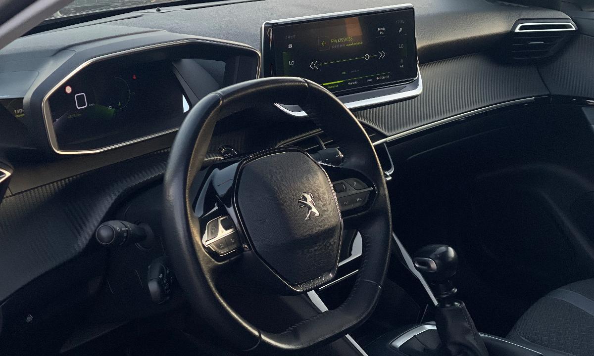 PEUGEOT 2008 BlueHDi 100 S&S Allure