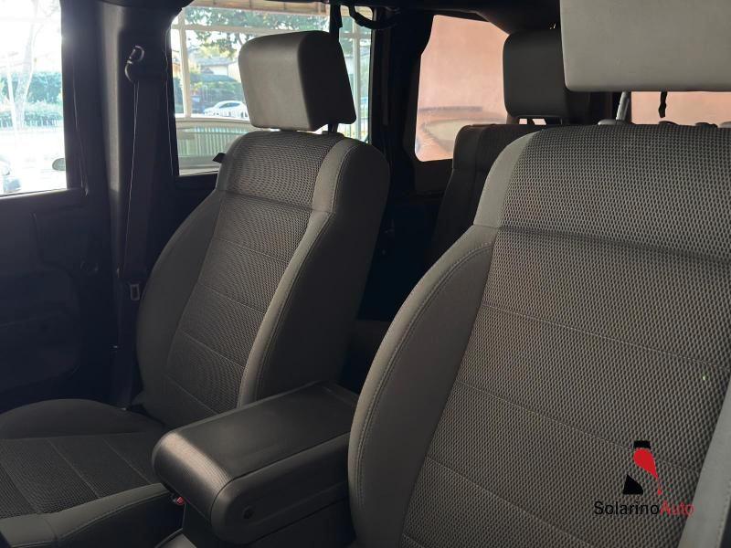 Jeep Wrangler Unlimited 3.8L Sahara auto