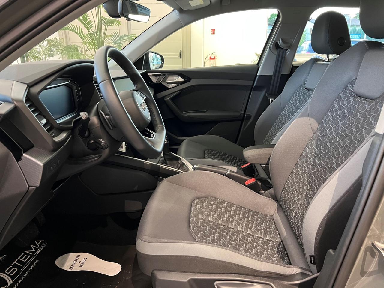 AUDI A1 II 2019 Sportback Sportback 30 1.0 tfsi S Line Edition 116cv s-tronic - VARI COLORI!