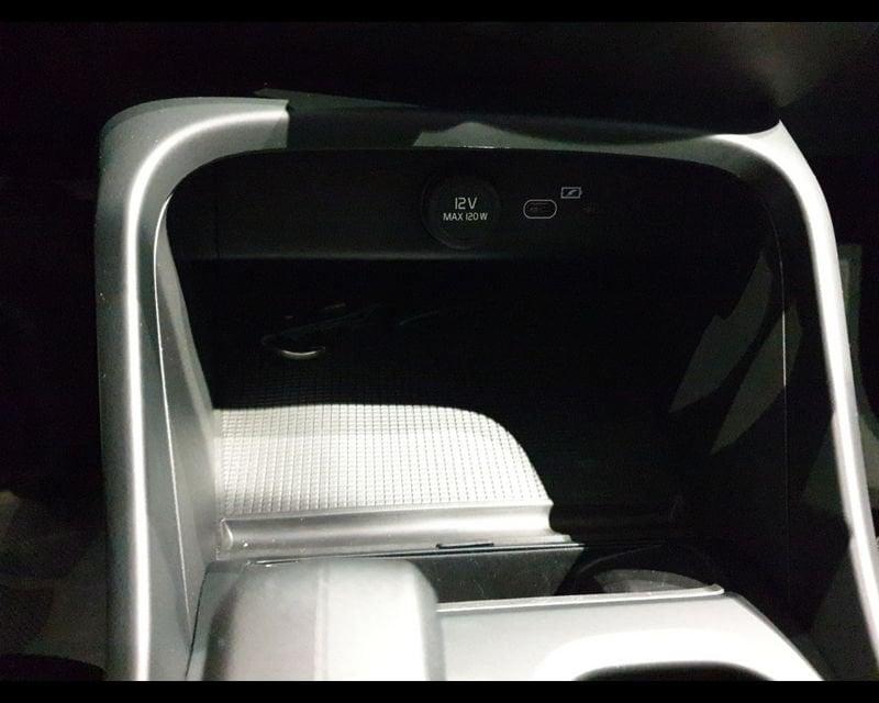 Volvo XC40 (2017-->) B3 automatico Essential