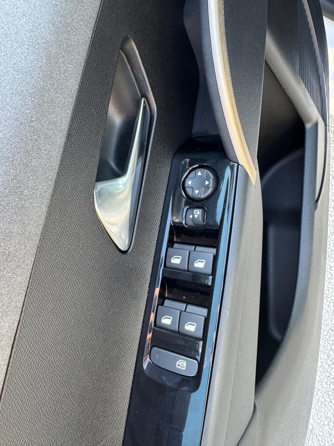 Lancia Ypsilon Hybrid e-DCT Edizione Cassina NO VINCOLO FINANZIAMENTO