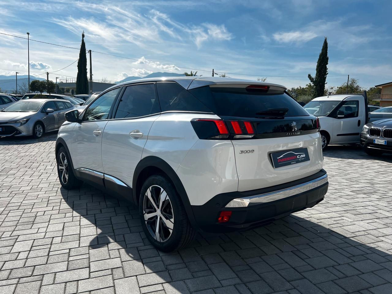 Peugeot 3008 1.5 BlueHDi 130 CV S&S Business - UNIPRO