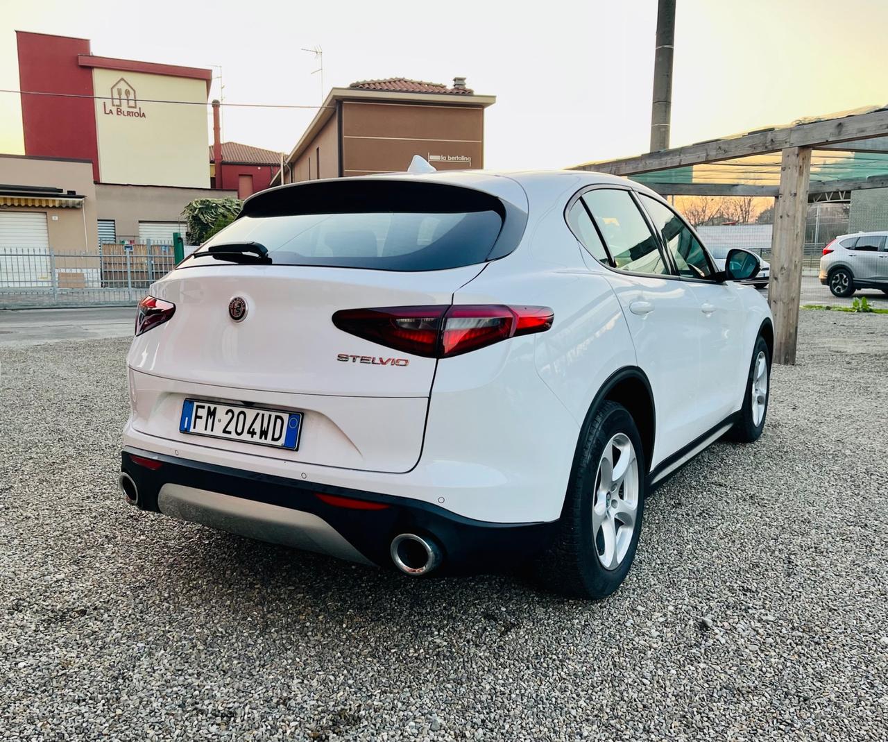 Alfa Romeo Stelvio PERFETTA!