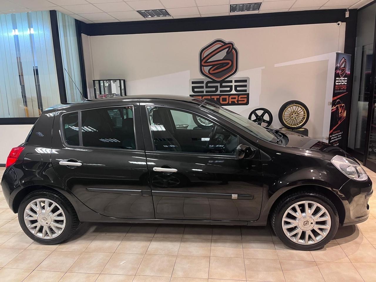 Renault Clio - 2009 1.2 16V 75cv