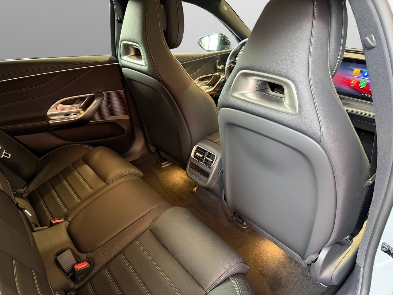 Mercedes-Benz C 400 4MATIC con tecnologia EQ