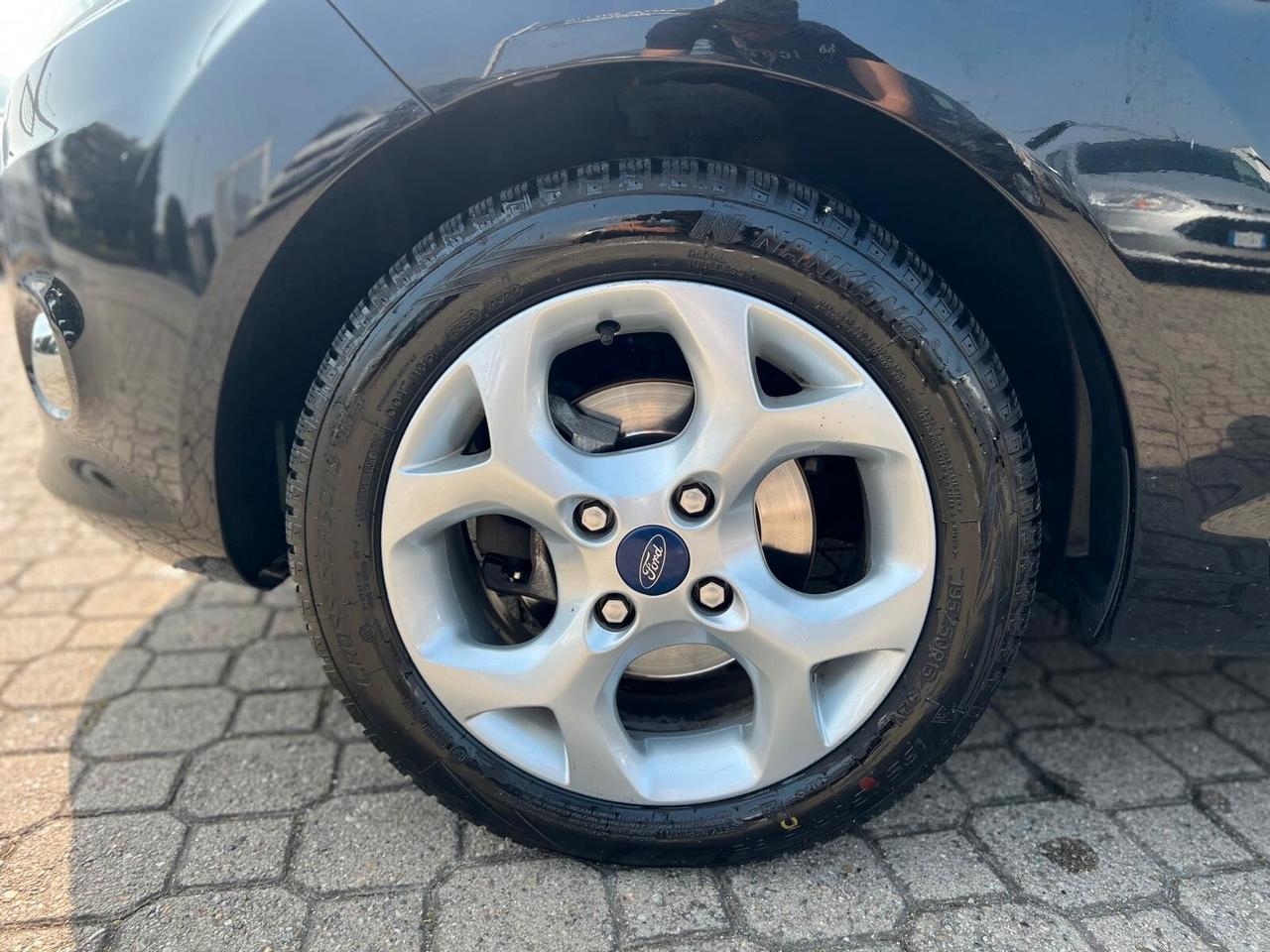 Ford Fiesta Ikon 1.4 TDCi 70CV 5p. Business