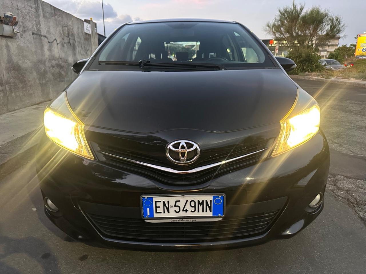Toyota Yaris 1.4 D-4D 5 porte Lounge