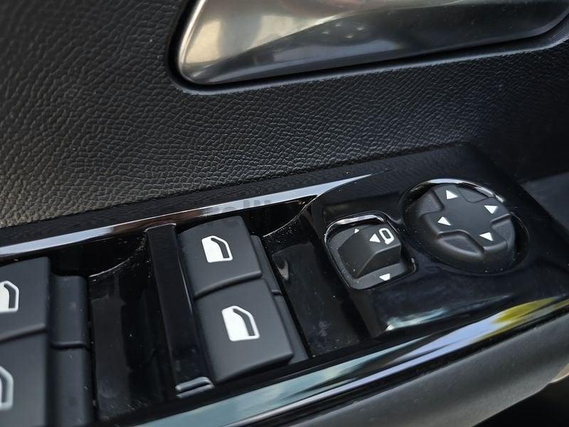 Lancia Ypsilon Ypsilon Hybrid e-DCT LX