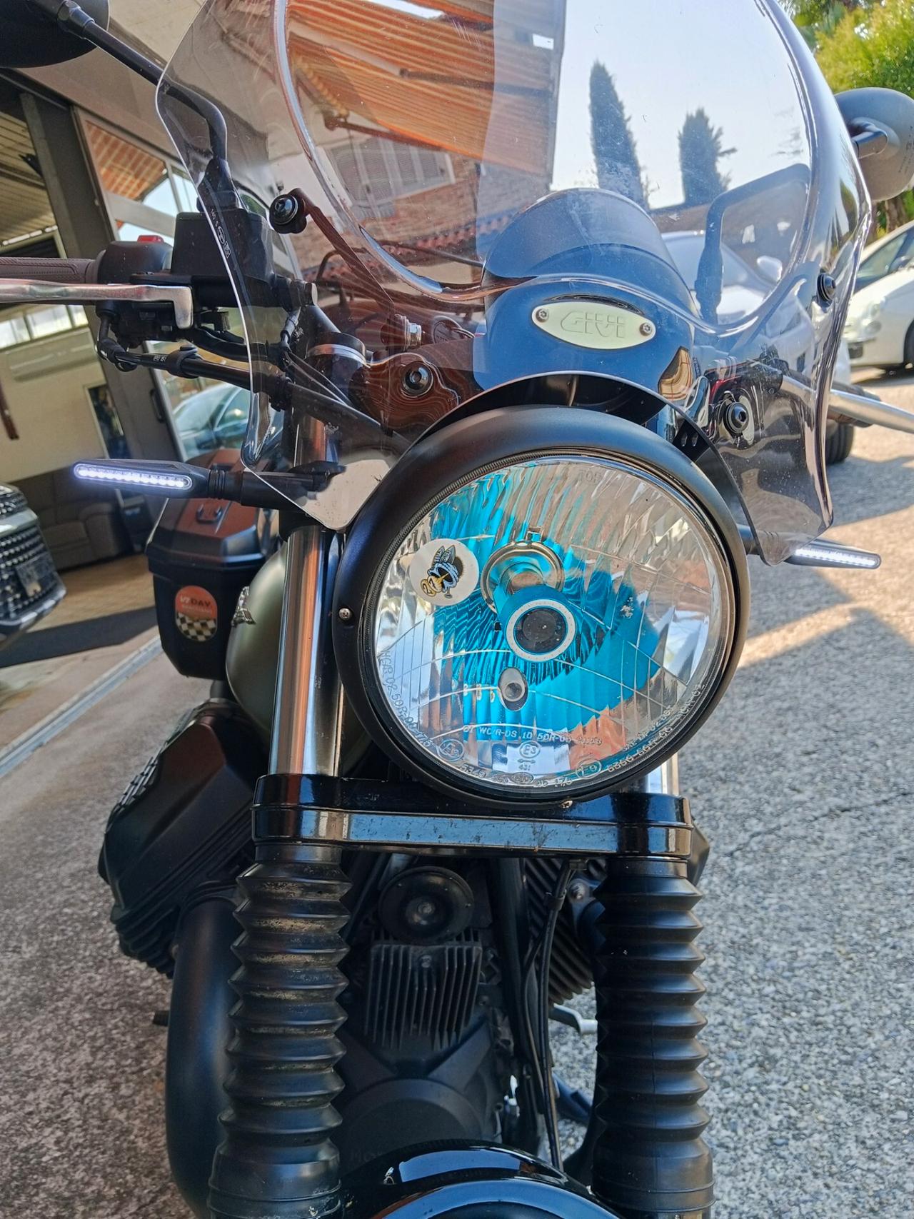 Moto Guzzi V7 III 750 Stone