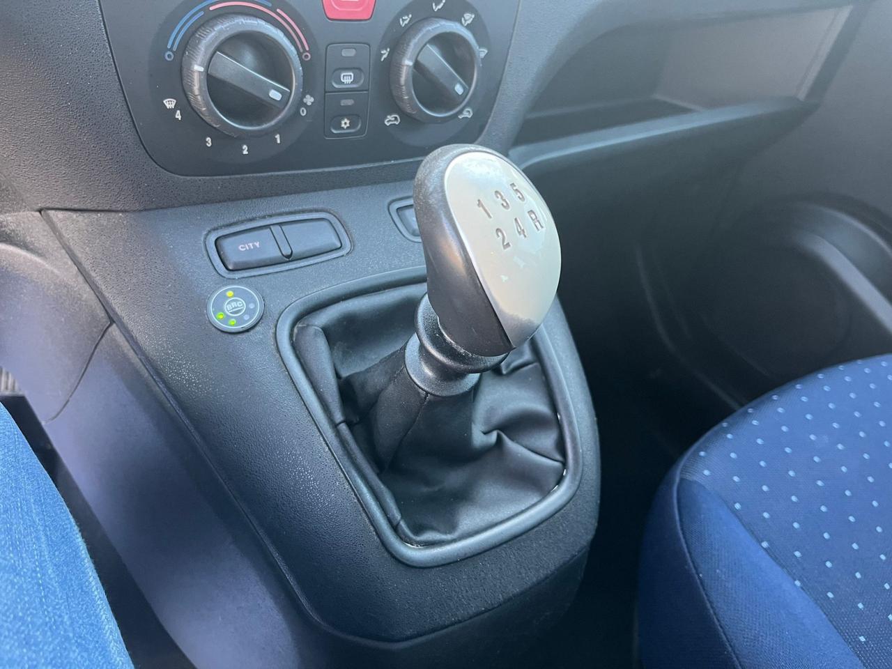 Fiat Idea 1.4 Dynamic GPL Unipro 2010
