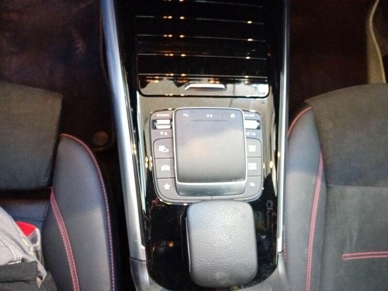 Mercedes-Benz GLA GLA 180 d Automatic Premium
