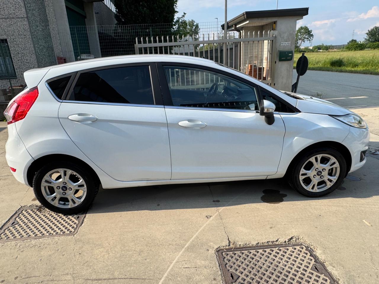 Ford Fiesta 1.4 5p. Bz.- GPL Titanium