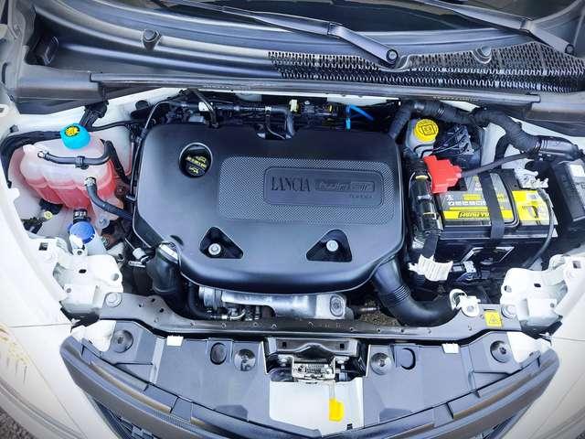 Lancia Ypsilon 0.9 t.air 85 cv Gold ecochic metano uni propiet.
