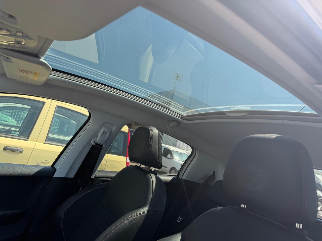 Peugeot 208 1.2 benzina GTLINE 2015 automatica