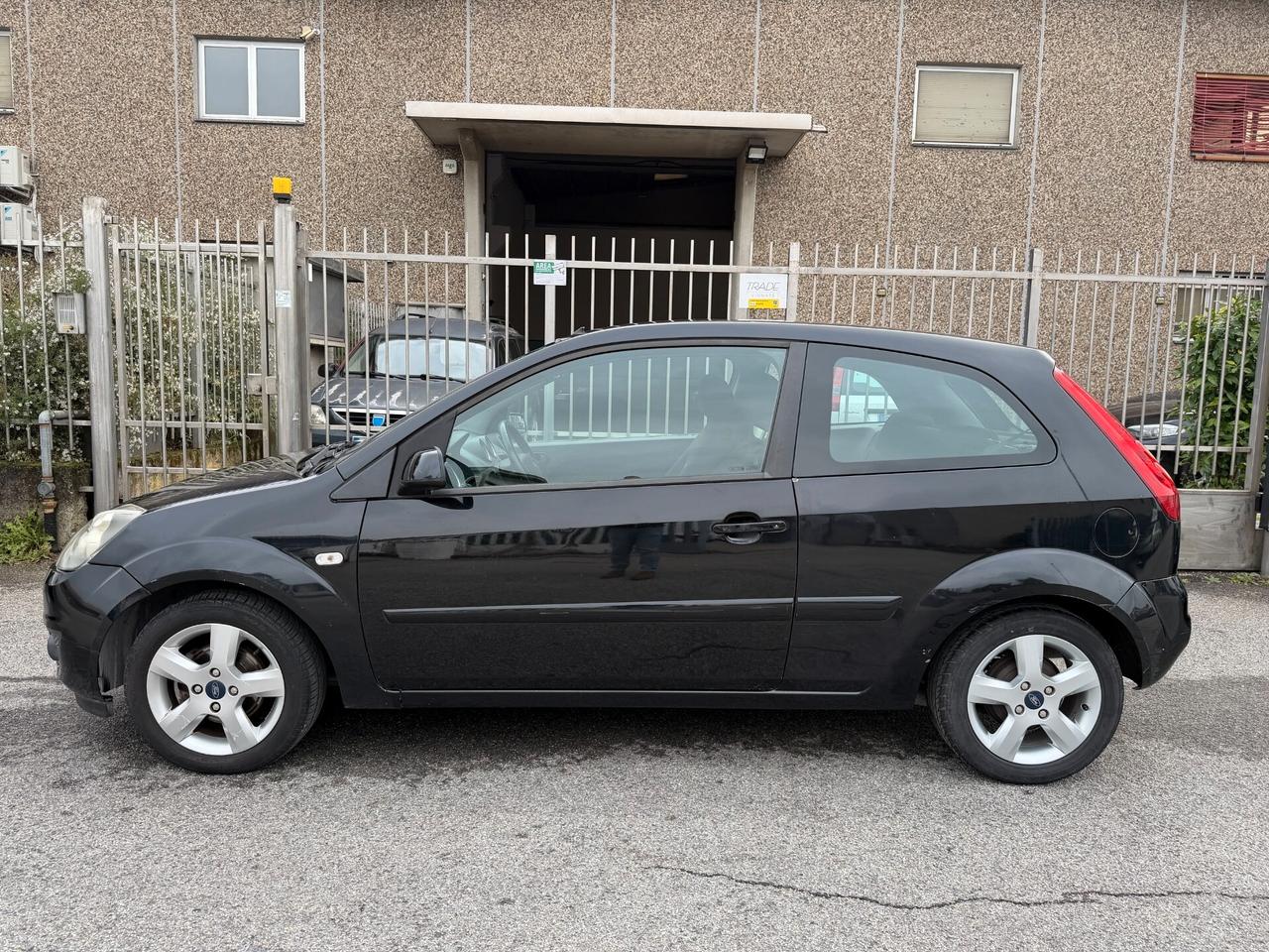Ford Fiesta 1.2 16V 3p. Ghia