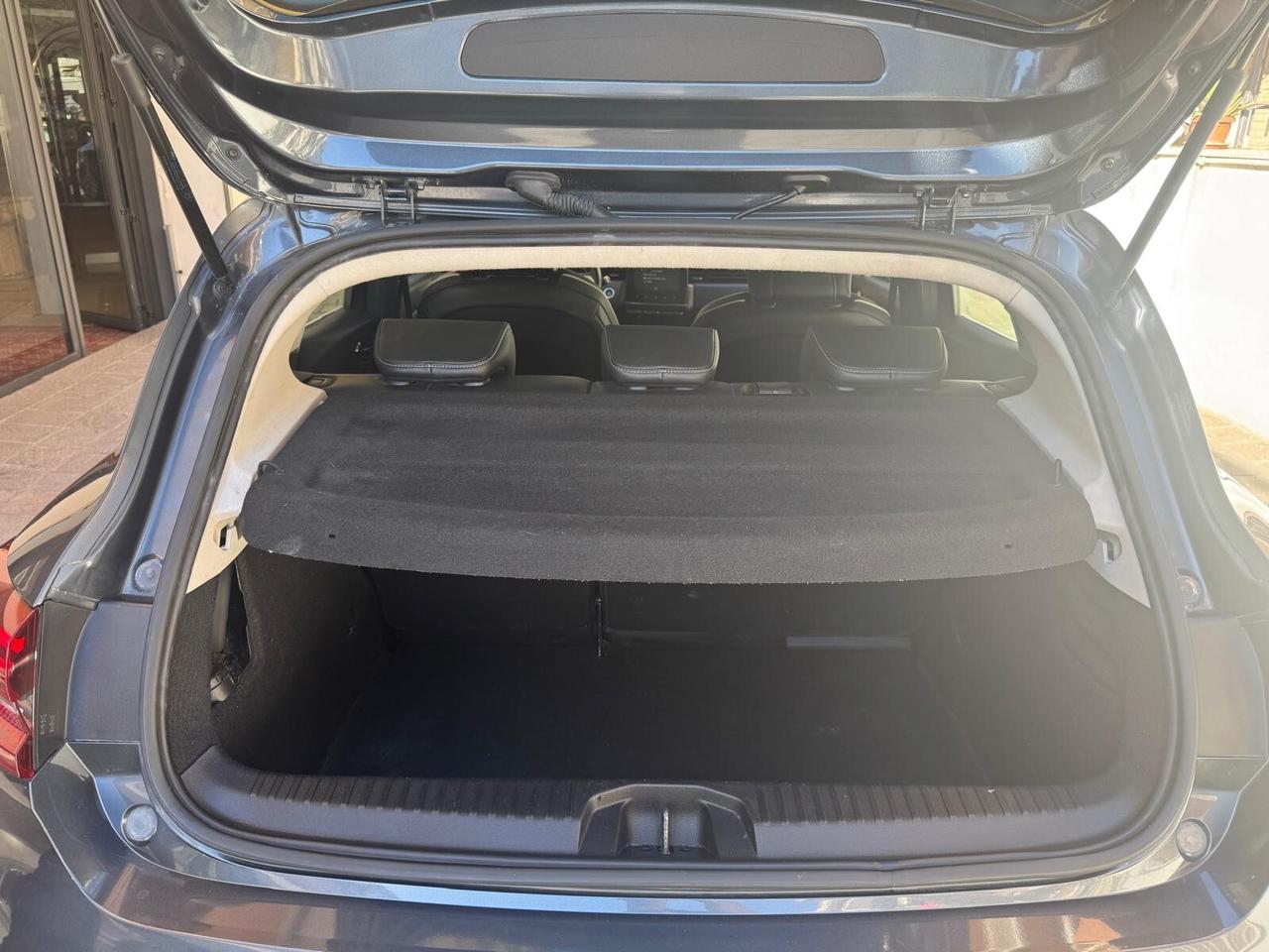 RENAULT Clio TCe 90CV 5 porte Intens