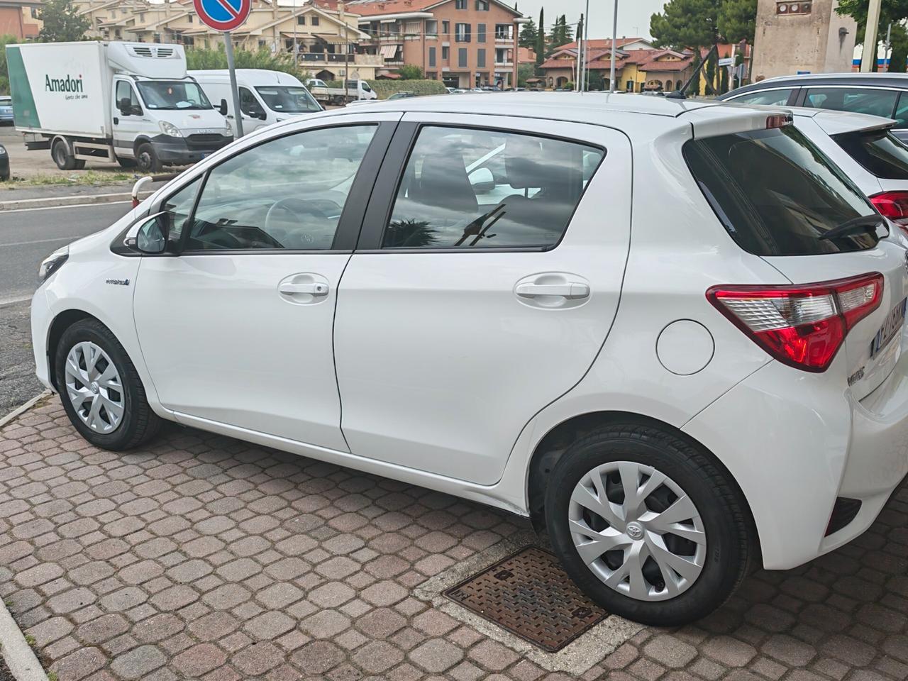 Toyota Yaris 1.5 Hybrid 5 porte Business
