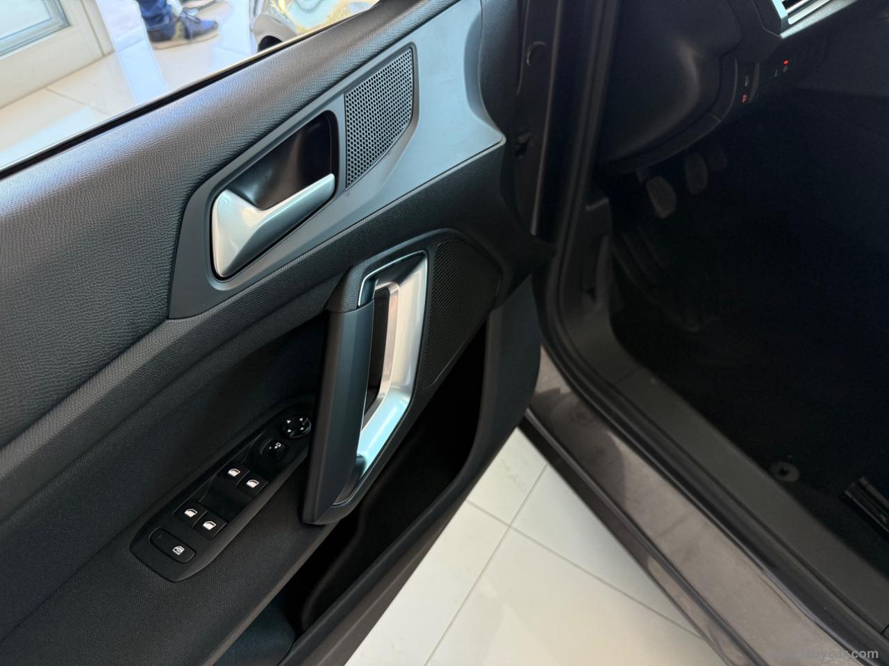 PEUGEOT 308 BlueHDi 130 S&S SW Active Business