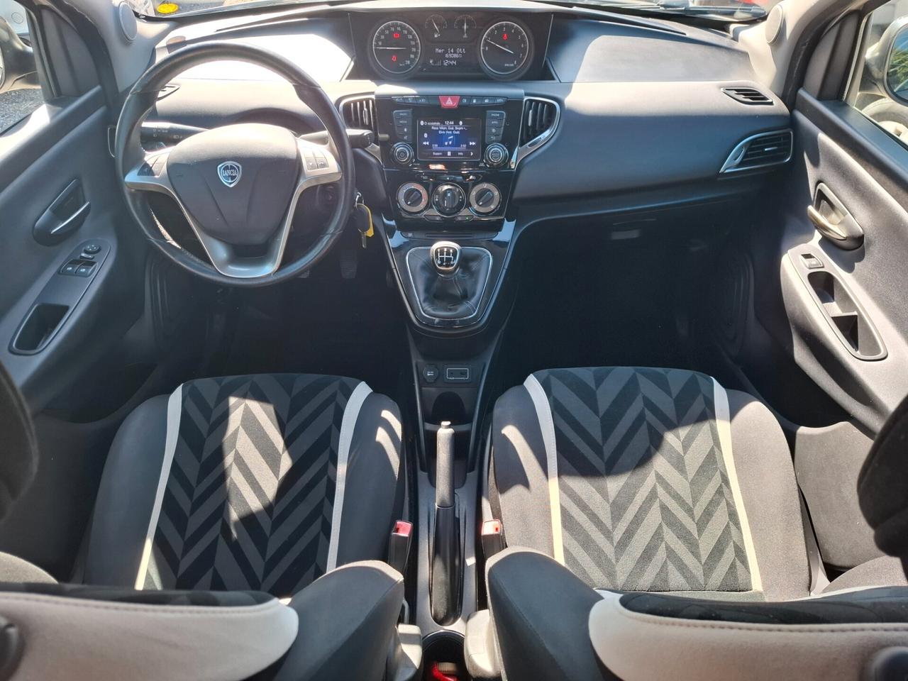 Lancia Ypsilon 1.2 69 CV 5 porte GPL Ecochic Silver