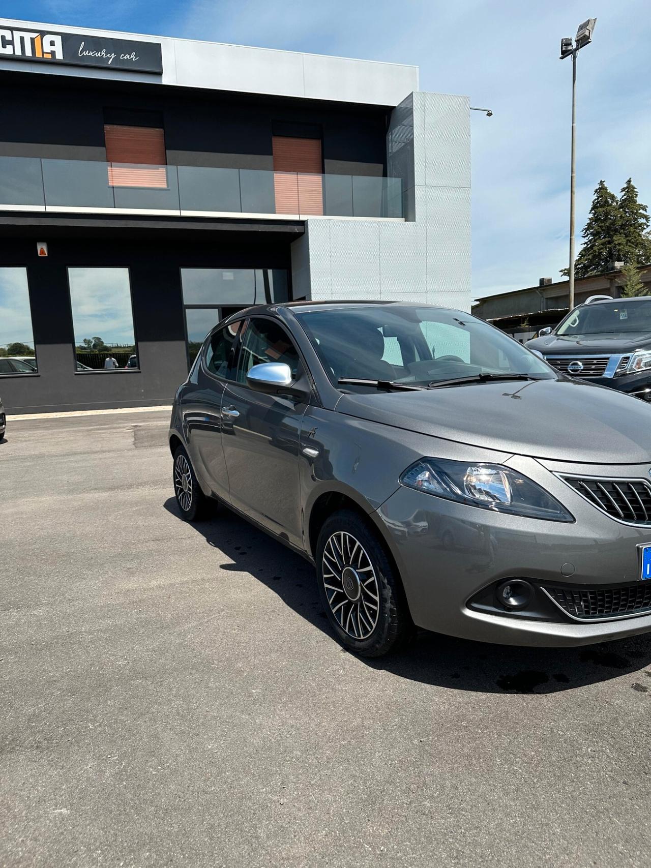 Lancia Ypsilon 1.0 FireFly 5 porte S&S Hybrid Alberta Ferretti