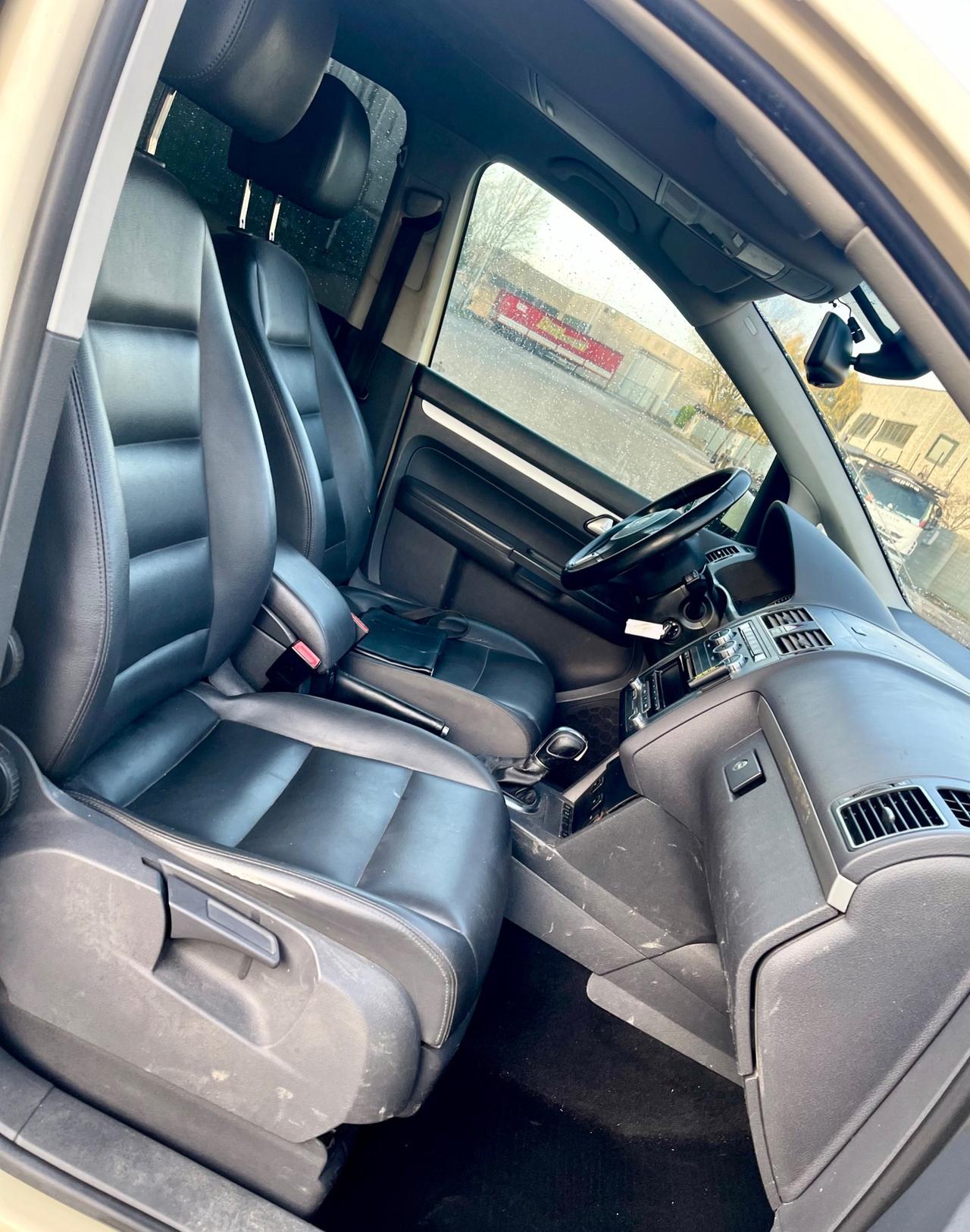 Volkswagen Touran Business 2.0 TDI 140 CV DSG Highline