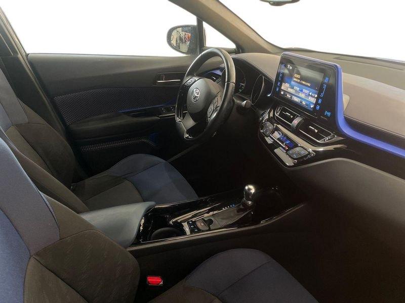 Toyota C-HR C-HR 1.8h Style 2wd e-cvt my18