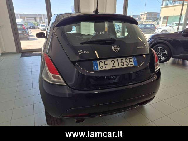 LANCIA Ypsilon 1.0 FireFly 5 porte S&S Hybrid Ecochic Silver