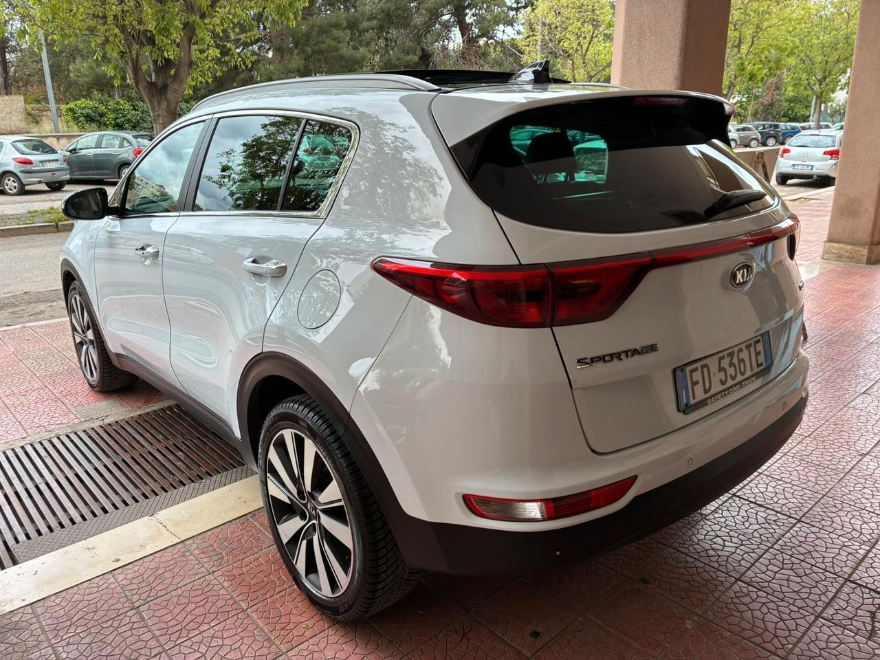 Kia Sportage 1.7 CRDI Full tetto navi-2016