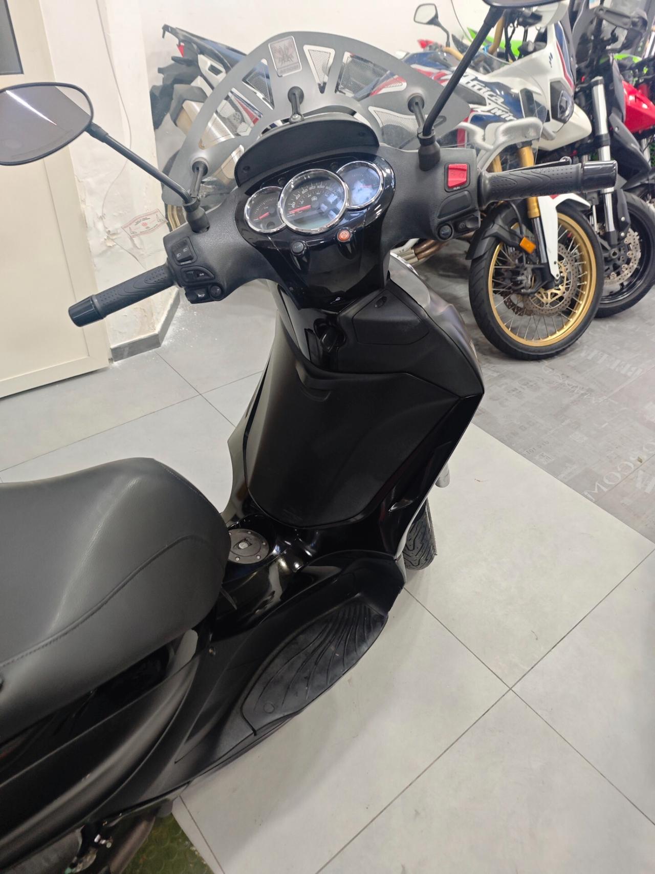 Piaggio Beverly 350 S sport abs