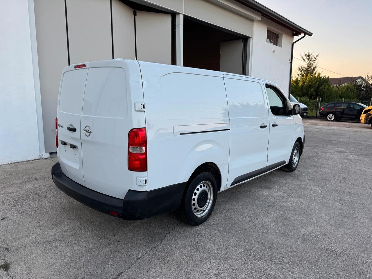 Opel Vivaro C Combi L 1.5d PASSO LUNGO MOTORE KO