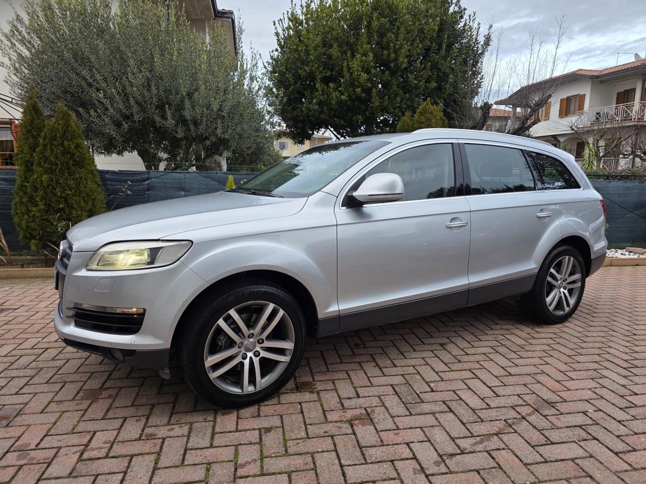Audi Q7 3.0 V6 TDI 233CV quattro tiptronic