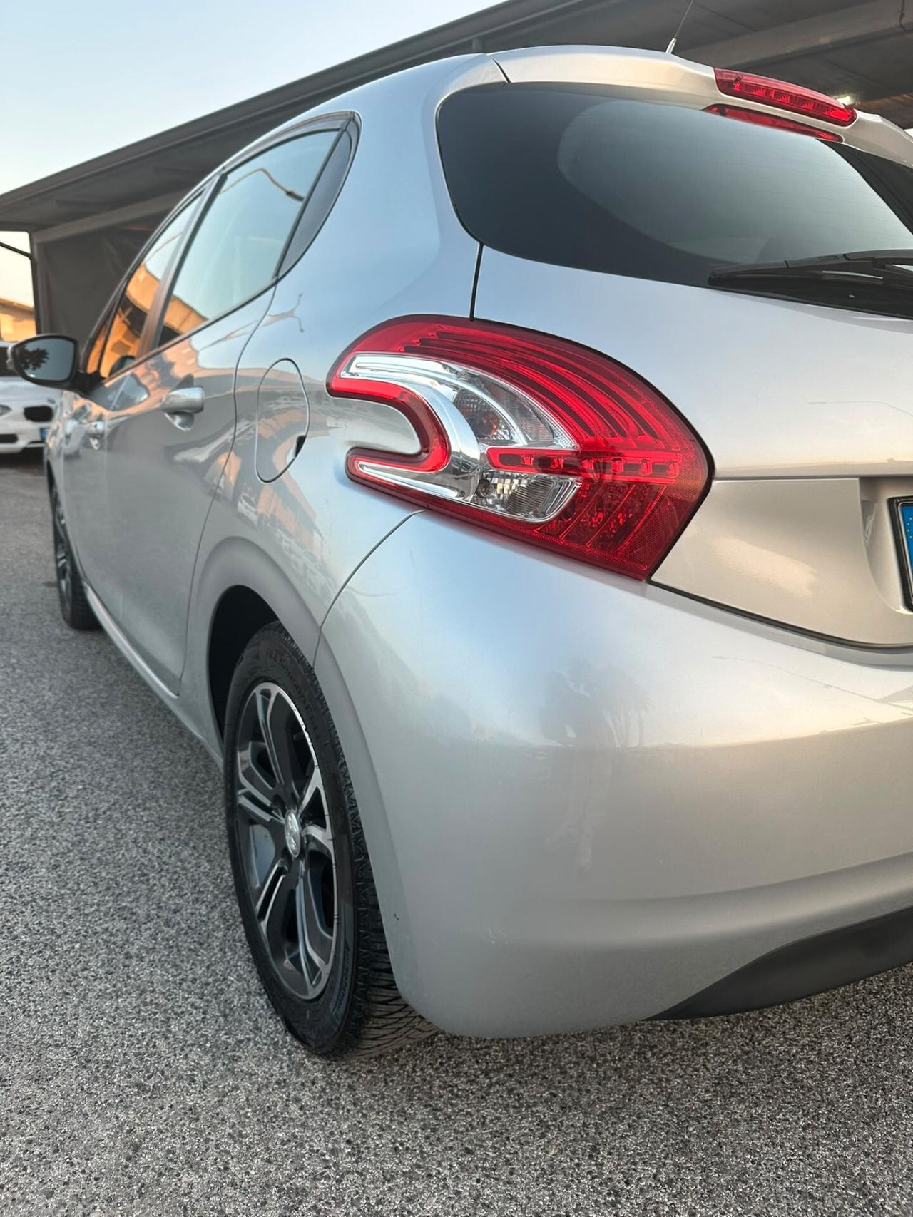 Peugeot 208 PureTech 82 5 porte Allure
