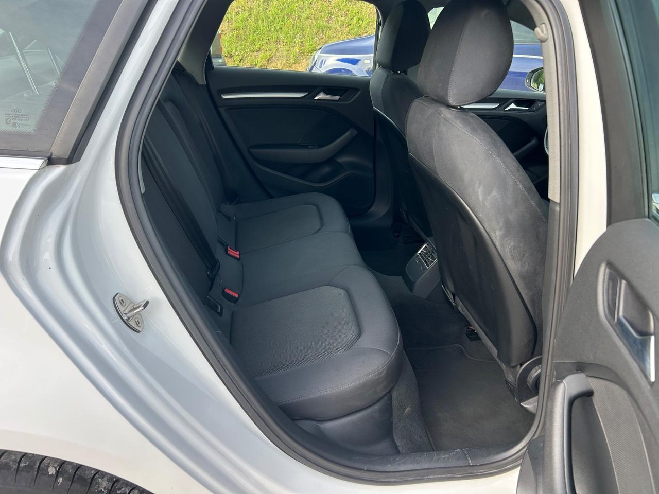 Audi A3 SPB 30 TDI Business Sline esterno neopatentati permute