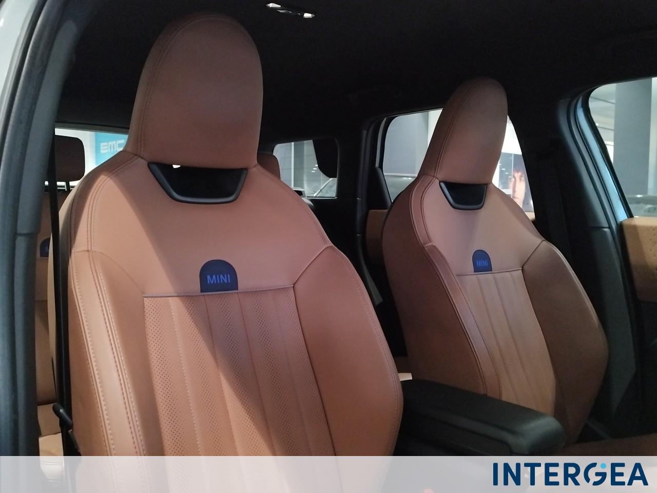 MINI Mini Countryman 2.0 48V D Favoured auto