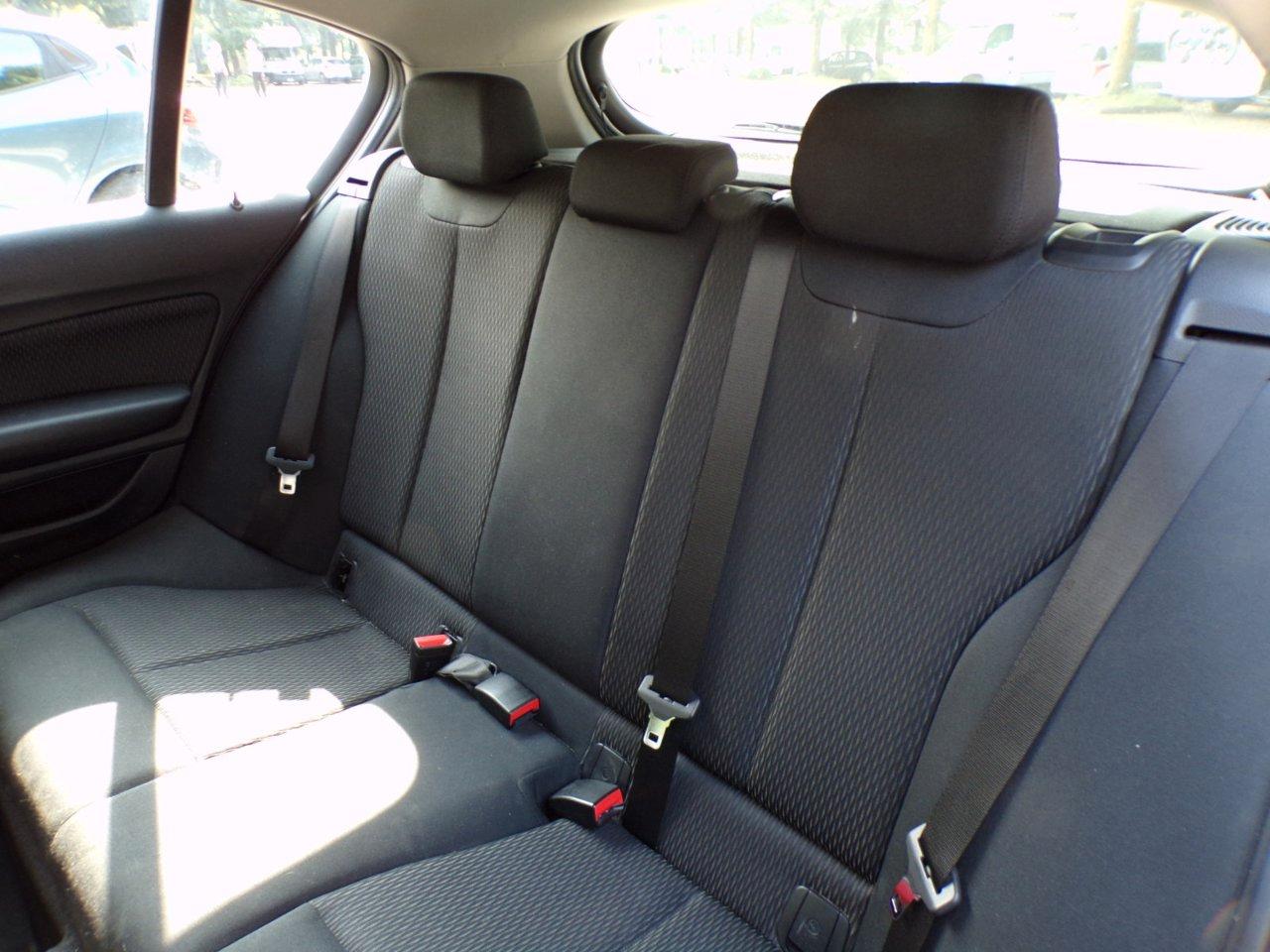 BMW 118 d Advantage 5p auto