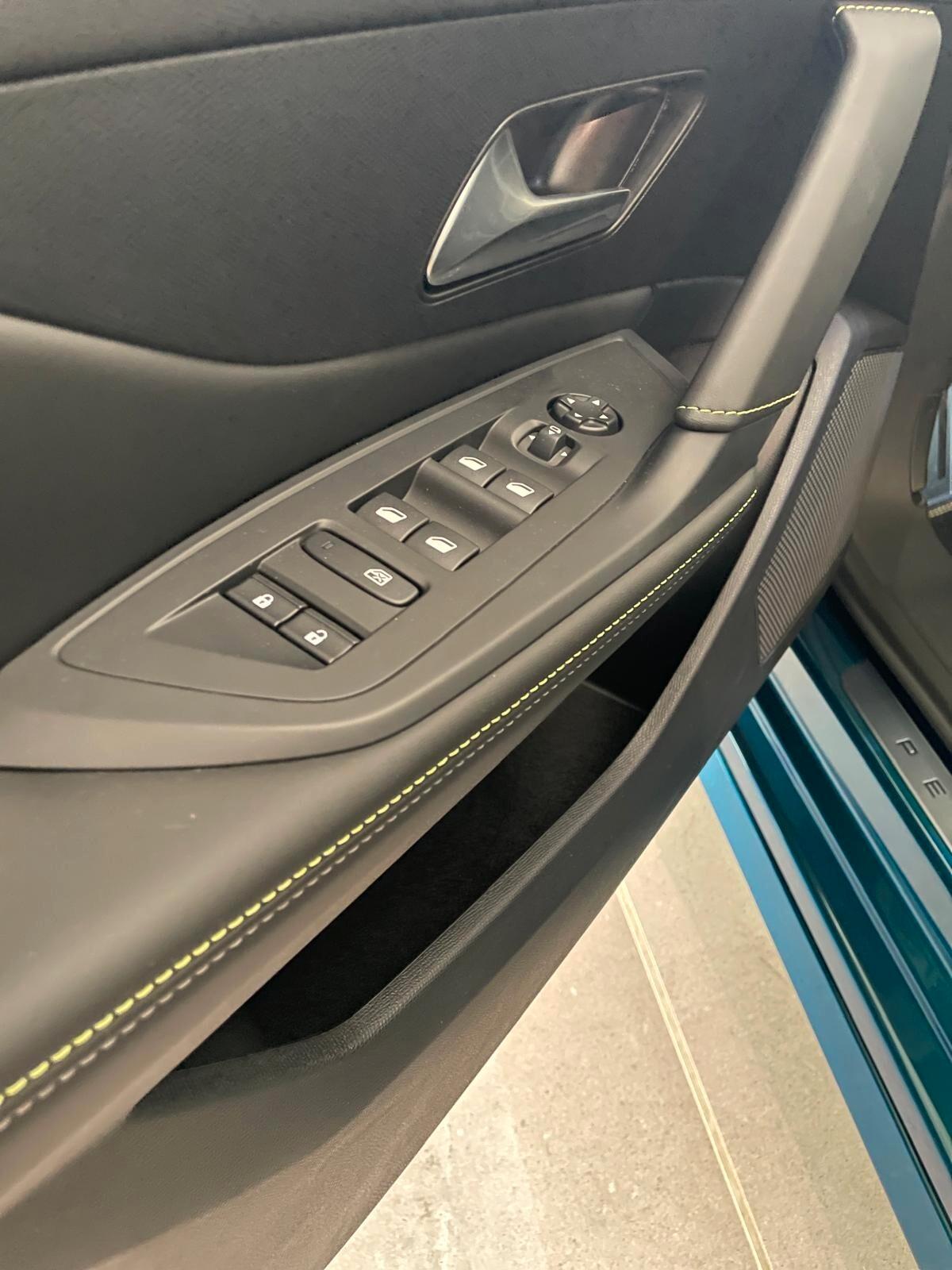 Peugeot 308 Hybrid 145 e-DCS6 GT