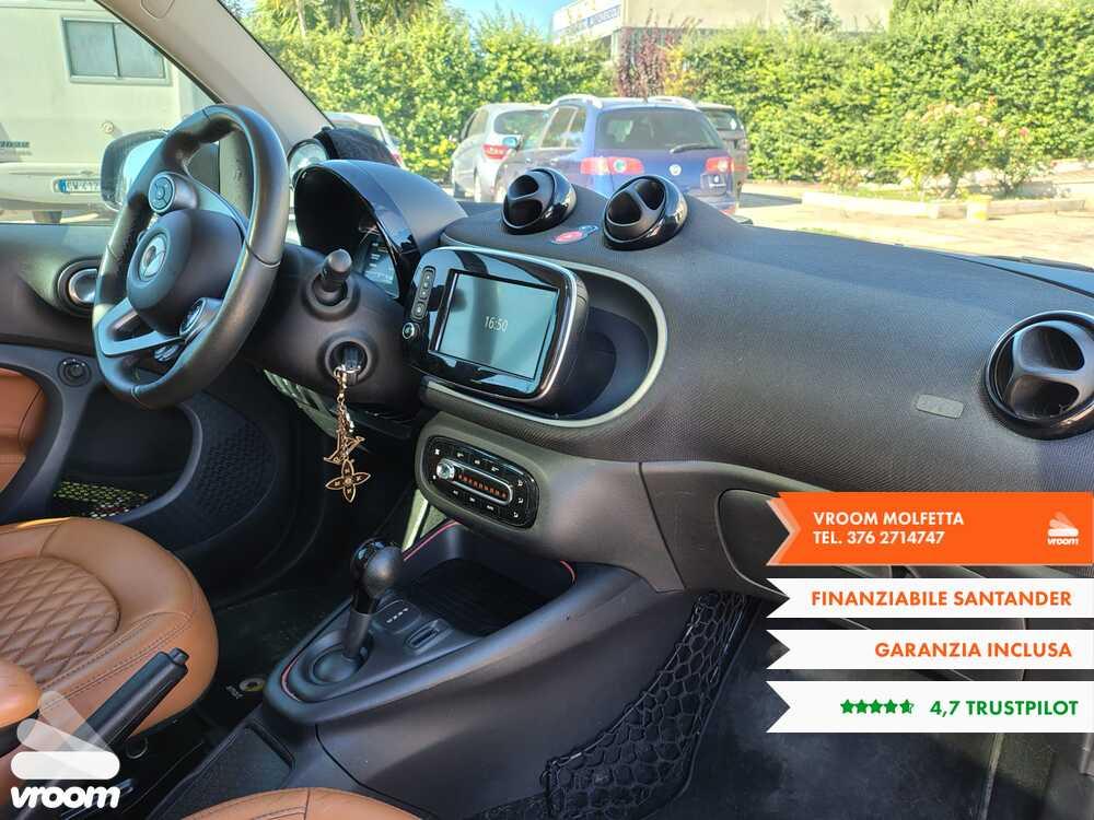 SMART fortwo EQ BRITISH GREEN PANORAMICA