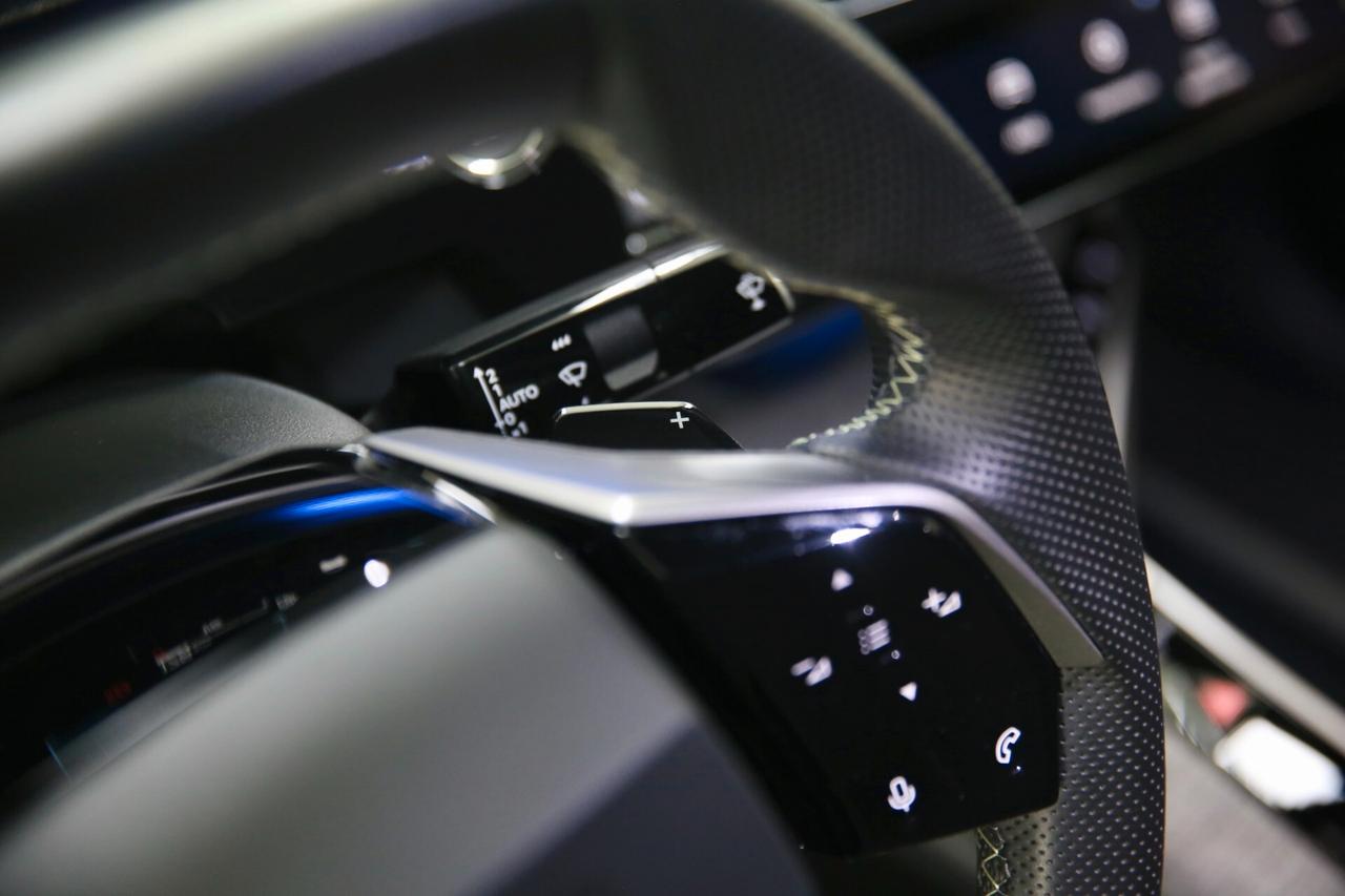 Peugeot 3008 Hybrid 145 cv e-DCS6 GT