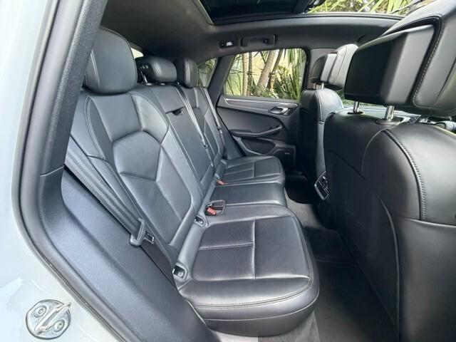 Porsche Macan 2.0 T 265CV